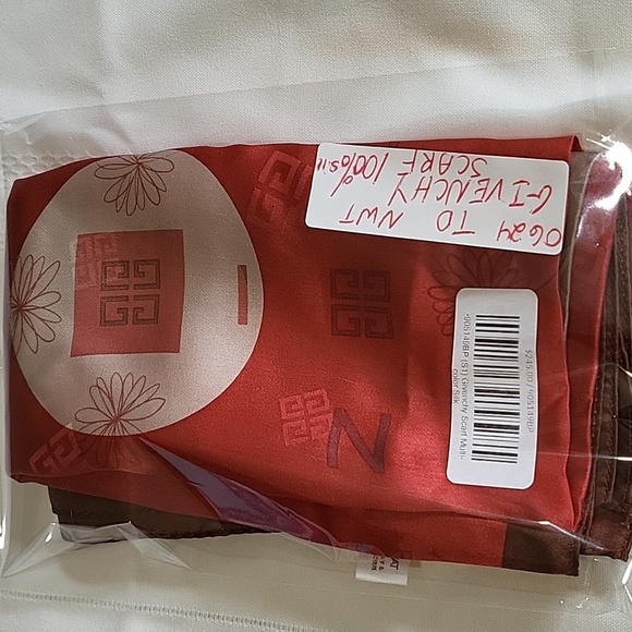 NWT Givenchy Elegant Classy Red Silk Scarf with Geometric Patterns 31" - Picture 10 of 10
